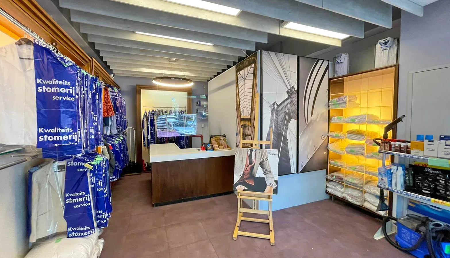 Professioneel stomen en persen van kleding